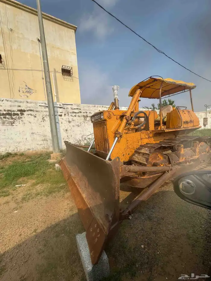 يوجد لدي دركتل كوماتسو 16 نظيفه ماشاء الله لايجار 0