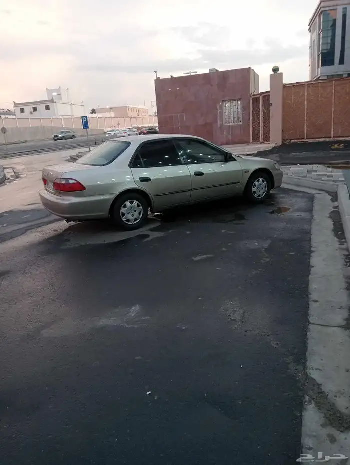 هوندا اكورد موديل 2000 5