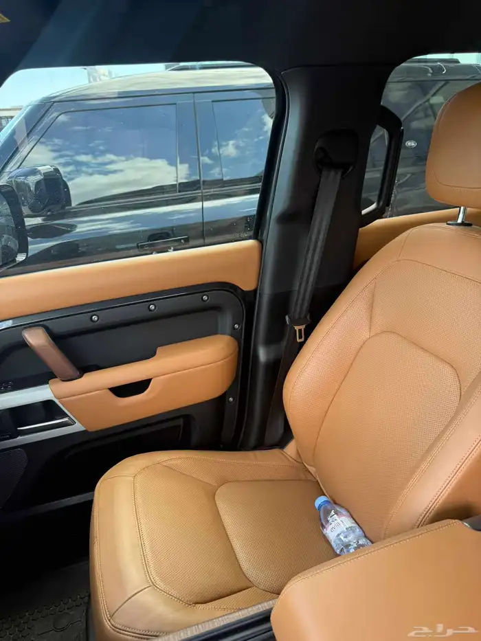 وارد كندا  استيراد شركة العصيمي  لاند روفر 2024ديفندر x110 5