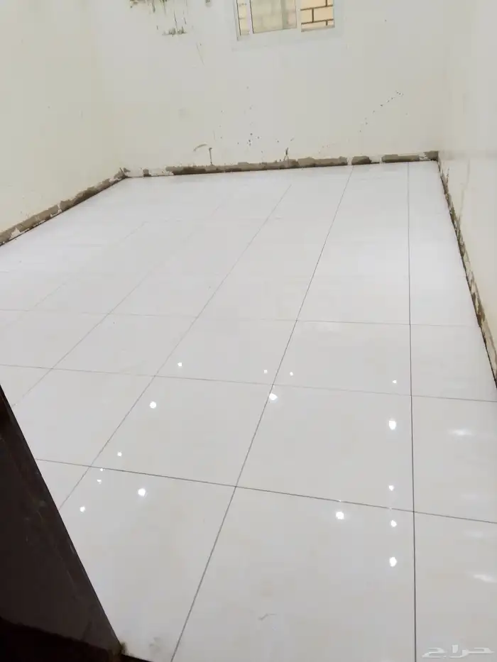 معلم باكستاني حاجر روخام مبلط مليس بنا 1