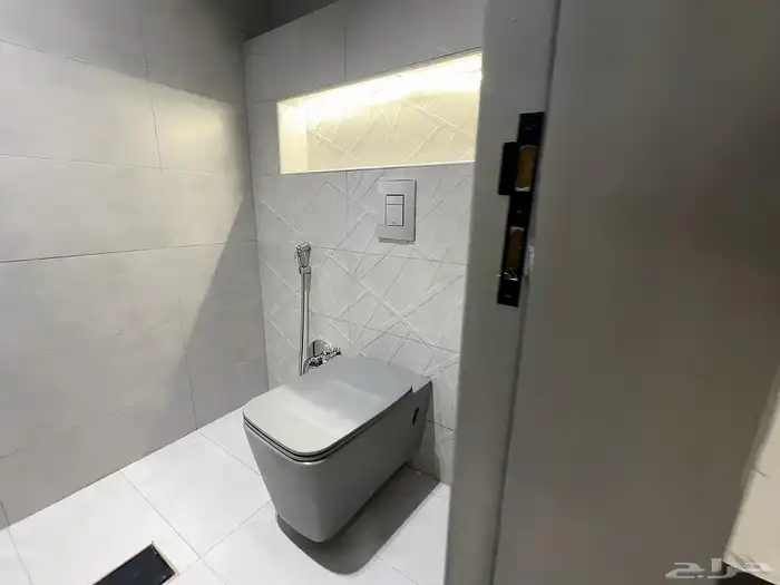 للبيع شقق ارضيه وعلويه تشطيب راقى vip خلف المطار ب 550 الف 30