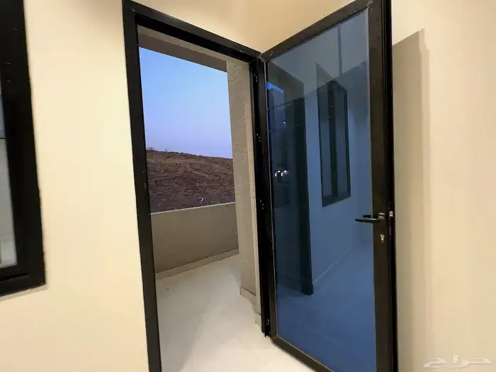 للبيع شقق ارضيه وعلويه تشطيب راقى vip خلف المطار ب 550 الف 21