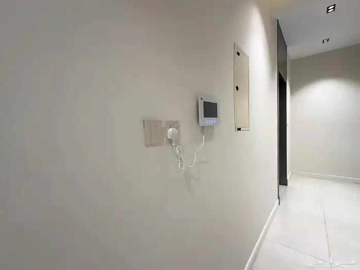 للبيع شقق ارضيه وعلويه تشطيب راقى vip خلف المطار ب 550 الف 17