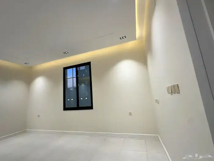للبيع شقق ارضيه وعلويه تشطيب راقى vip خلف المطار ب 550 الف 29
