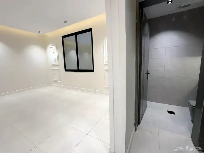 للبيع شقق ارضيه وعلويه تشطيب راقى vip خلف المطار ب 550 الف 32