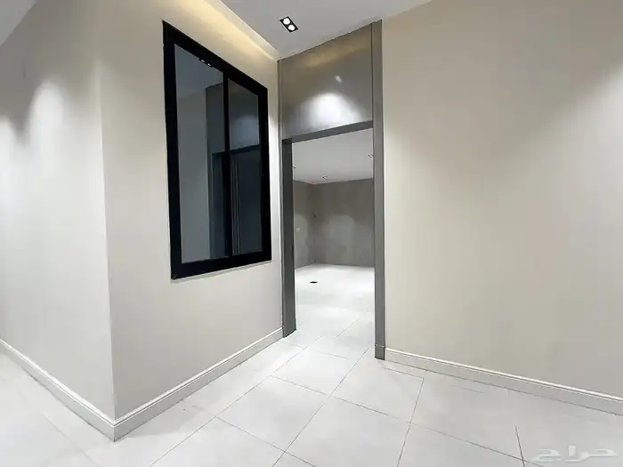 للبيع شقق ارضيه وعلويه تشطيب راقى vip خلف المطار ب 550 الف 13