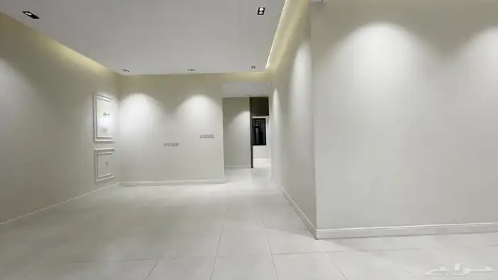 للبيع شقق ارضيه وعلويه تشطيب راقى vip خلف المطار ب 550 الف 7