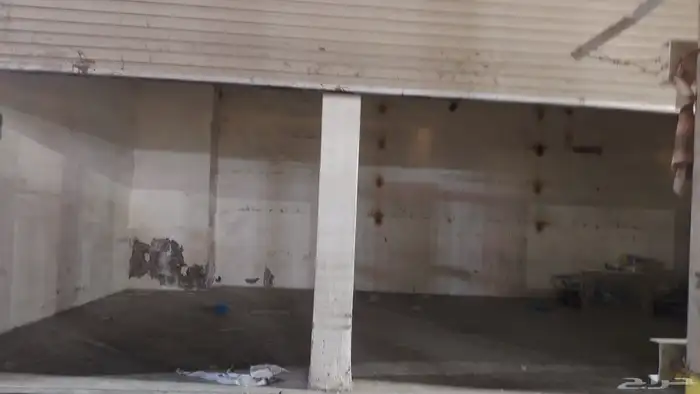 محلين كبار مفتوحين عله بعض عرض محل 4متر طول المحل ممكن 11مت 3