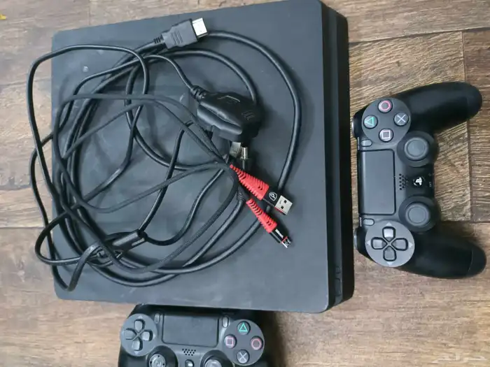 بلاستيشن فور 4 مهكر فيه أكثر من خمسين لعبة 2