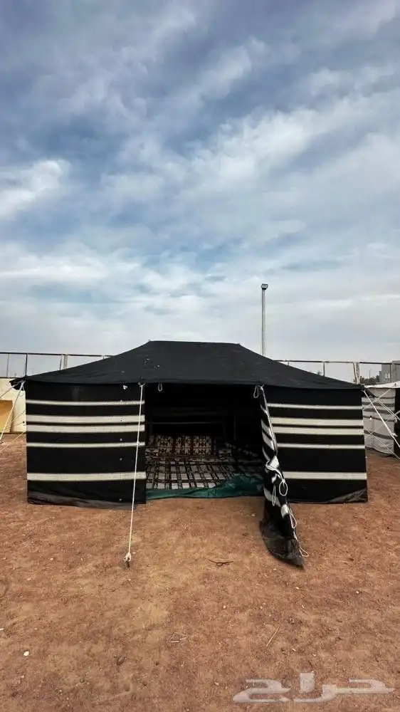 بيوت شعر ابيض مخطط اسود 3