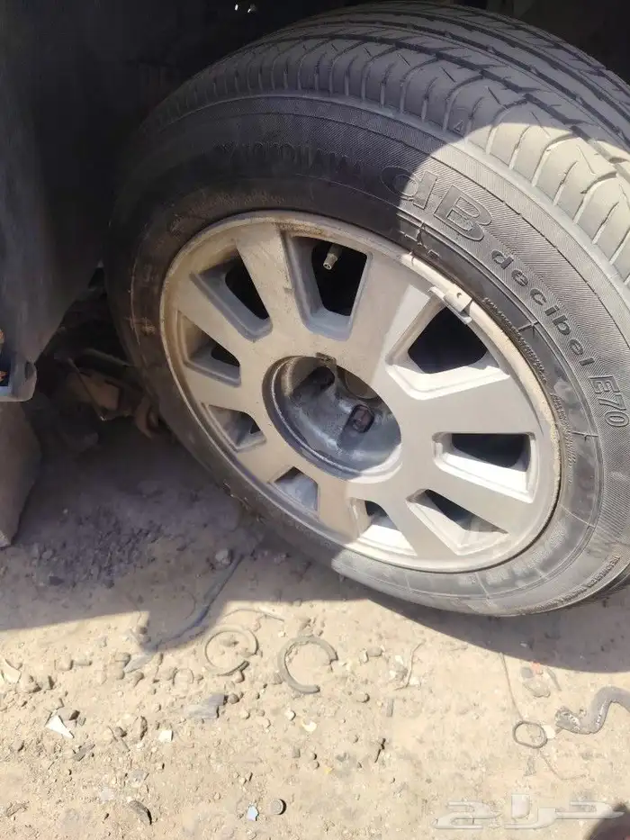 طقم جنوط فورد ماركيز بارزات مقاس 16 للبيع 1