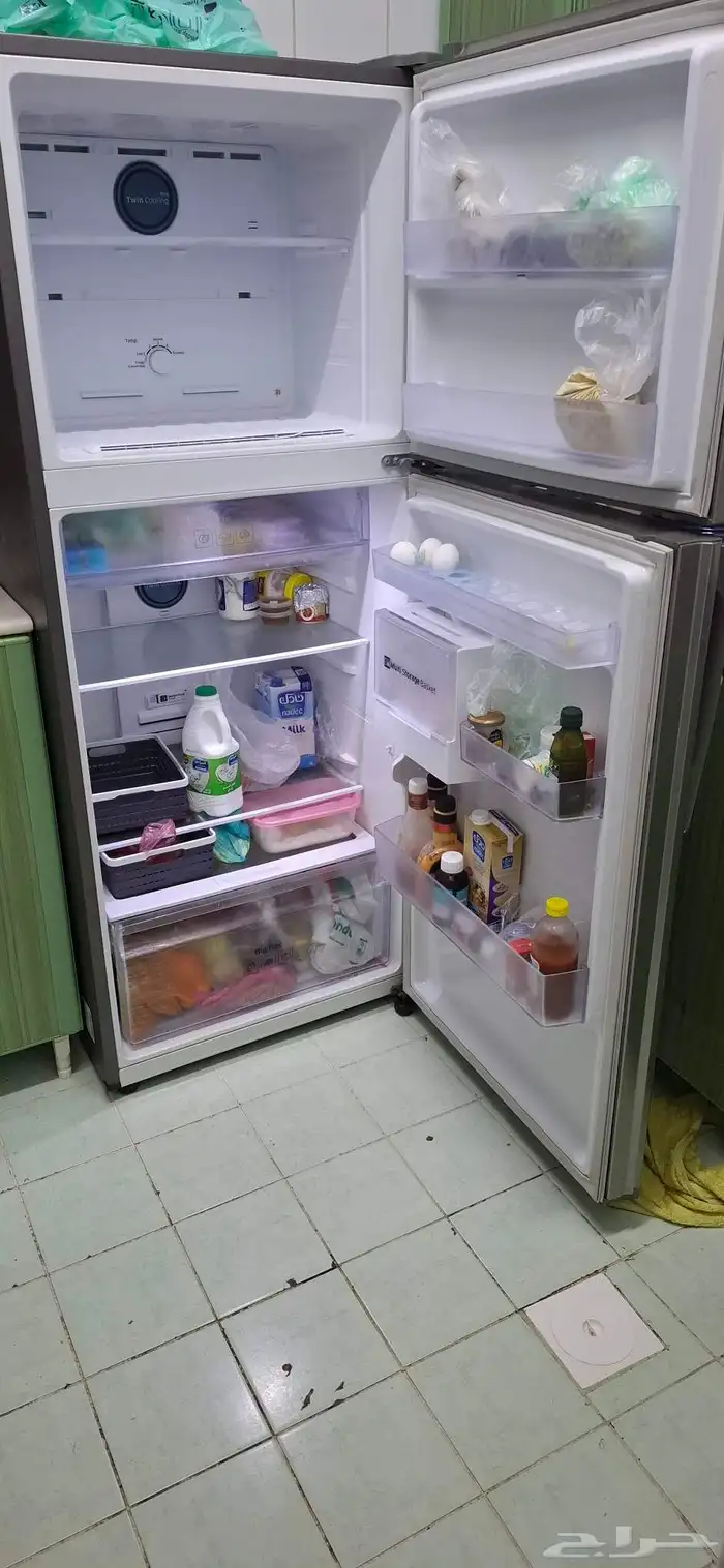 ثلاجه وغسالة وفرن للبيع ب 100 ريال 0