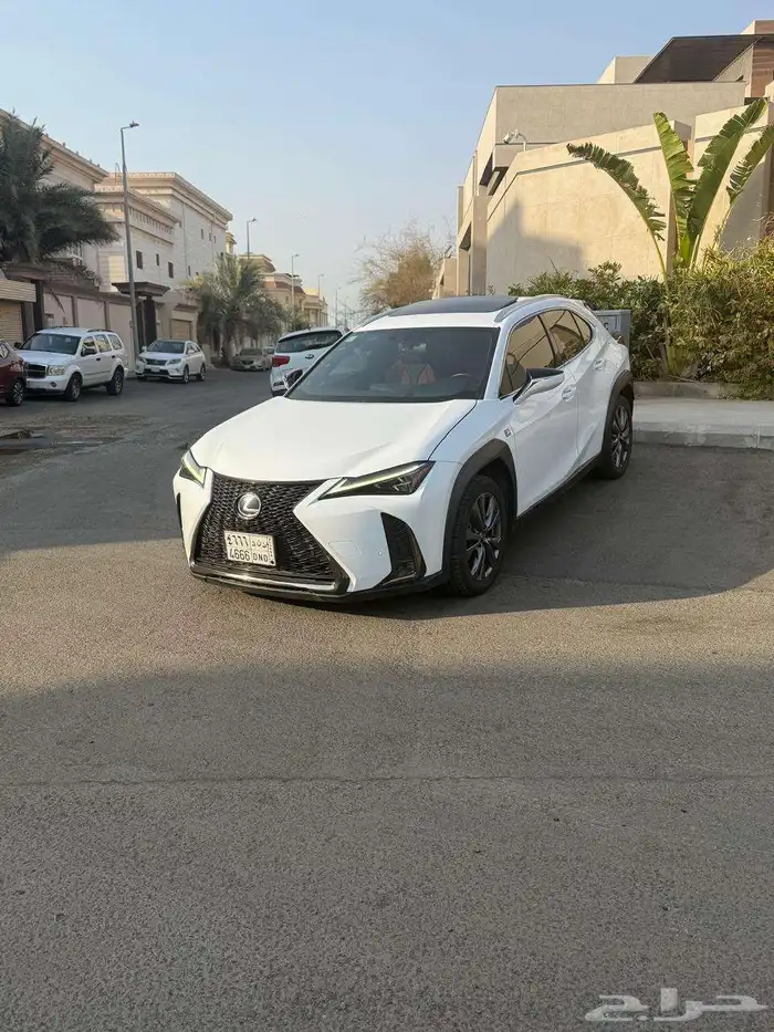 لكزس موديل 2020اف سبورت فل اوبشن ماشية 30الف صيانه وكالة 3