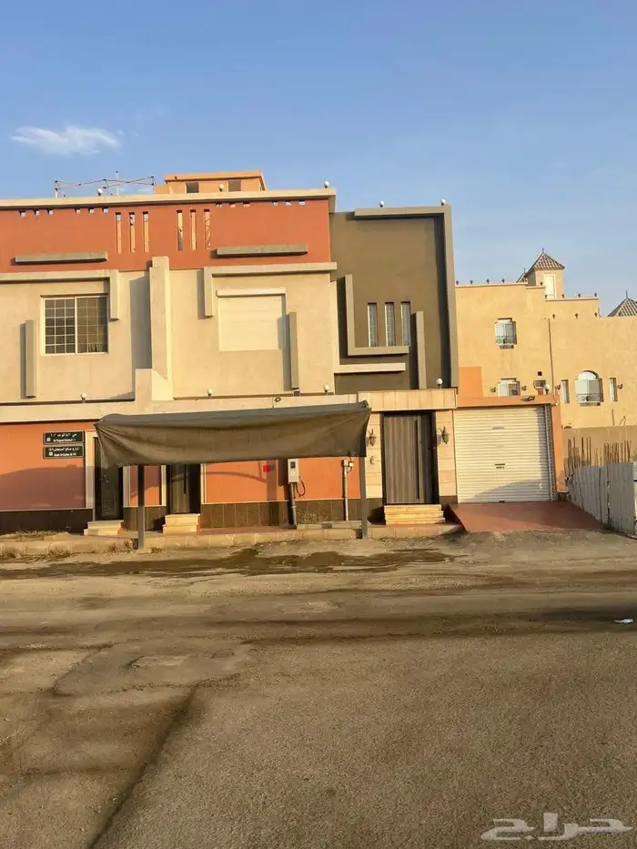 فيلا ايجار حي الزمرد مساحه 312 0