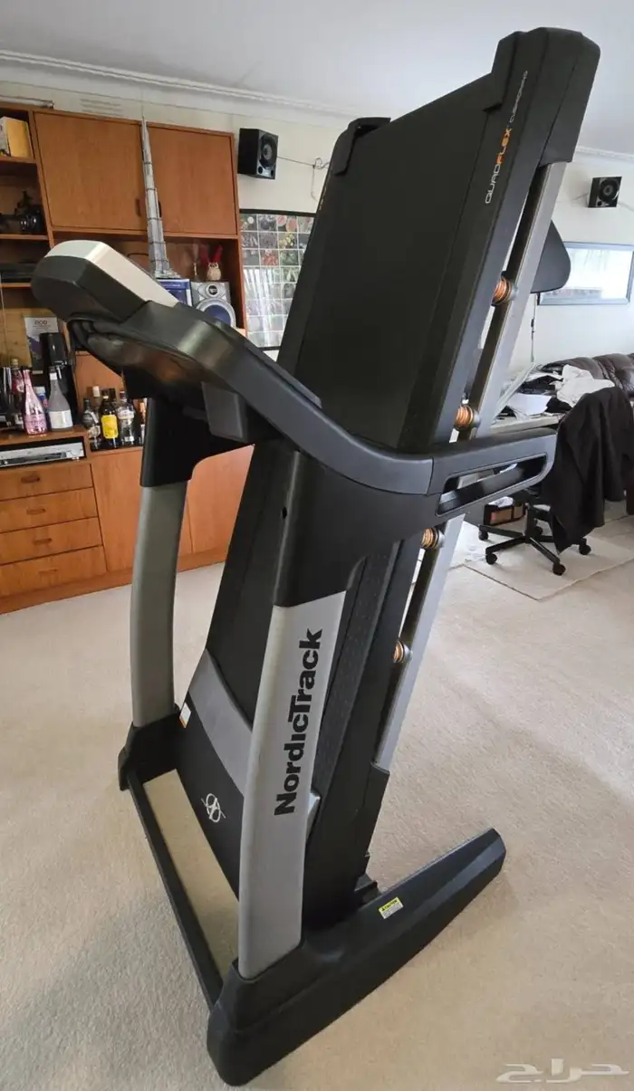 جهاز المشي NordicTrack T15.0 الاحترافي. بحالة ممتازة. 5
