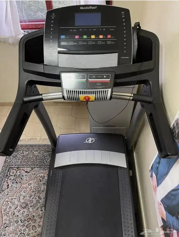 جهاز المشي NordicTrack T15.0 الاحترافي. بحالة ممتازة. 2