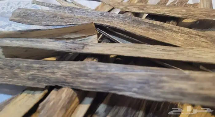 عود رقائق لاوسي يمتاز بالثبات في المكان والملابس 1