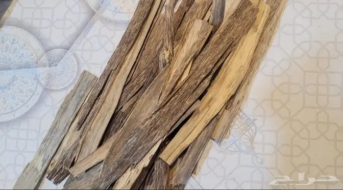 عود رقائق لاوسي يمتاز بالثبات في المكان والملابس 4