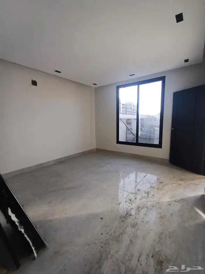 للبيع شقه مع سطح حي النظيم 1