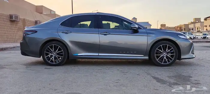 تويوتا كامري 2024 GLE هايبرد 3