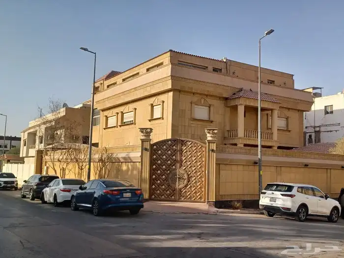 للبيع فيلا بقيمه ارض حي السليمانية مساحه 557م زاوية شارع 15 0