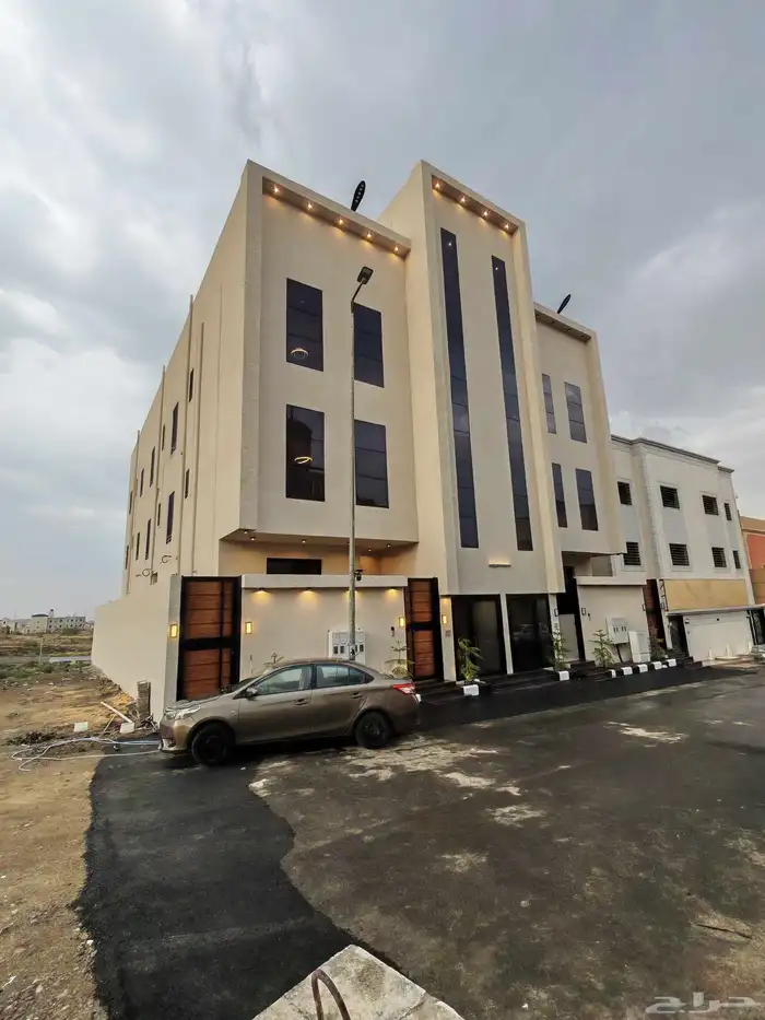 للبيع شقق علويه بسطح خاص بأبها بسعر 550 الف 0