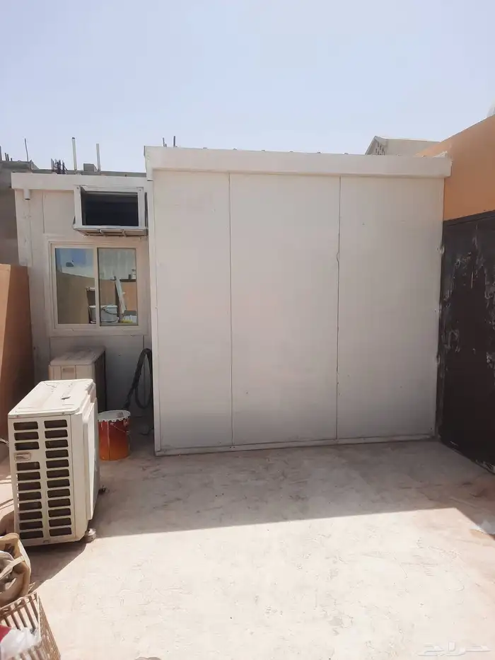 سندوتش بنل غرف ومستودعات 23