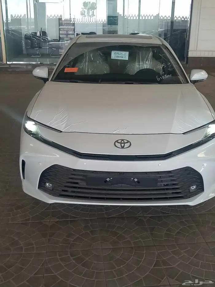 كامري نصف فل سعودي ابيض 2025 2