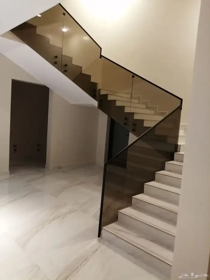 دربزين زجاج اسود 0
