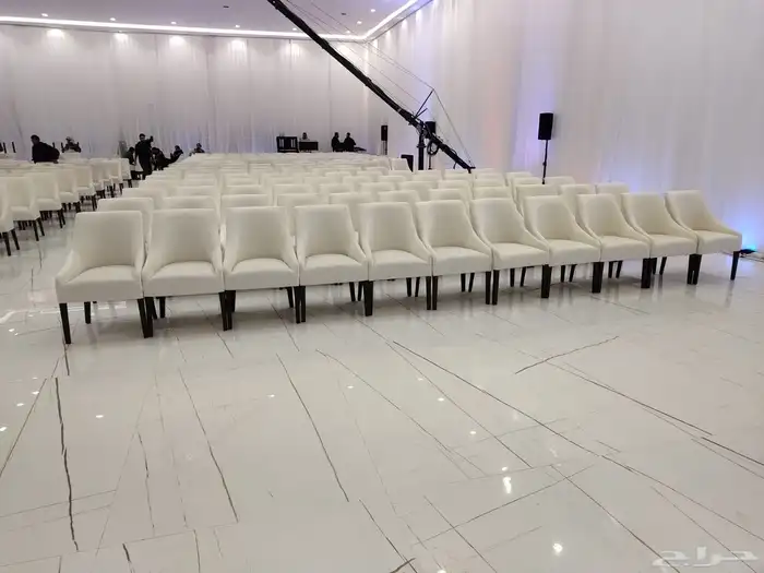 يوجد لدينا تاجير كنب طاولات كوكتيل 1