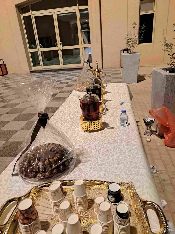 قهوجي وصبابين ومضيف رجال ونساء 2