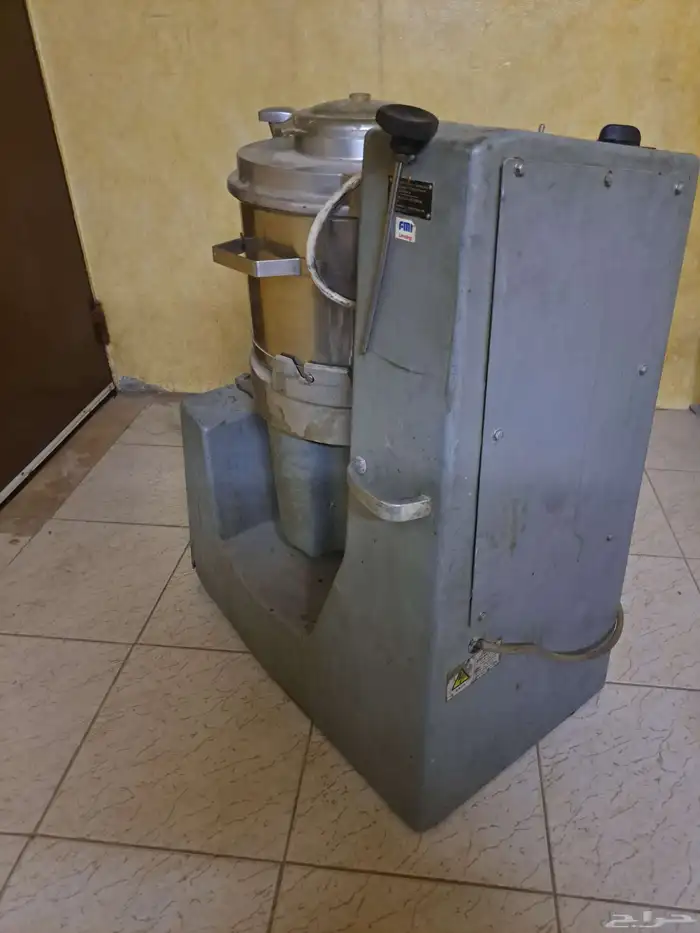 ماكينة طحن حمص هوبرت فرنسية للبيع على السوم 0