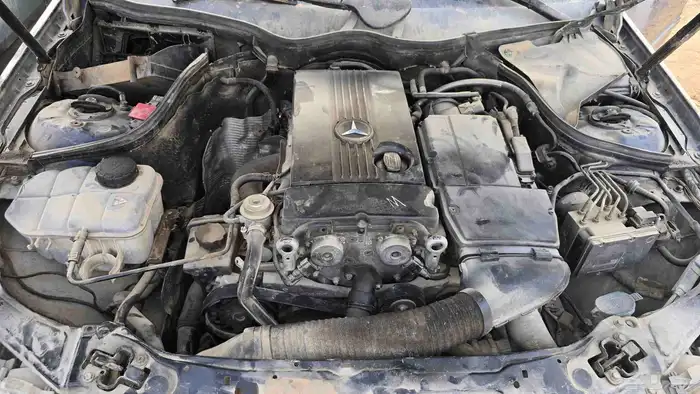 مرسيدس C200 موديل 2006 للبيع تشليح 6
