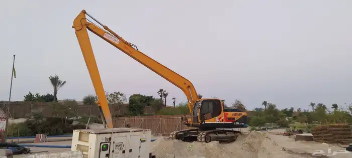 بوكلين ذراع بوم طويل للايجار اليومي في شهري 0