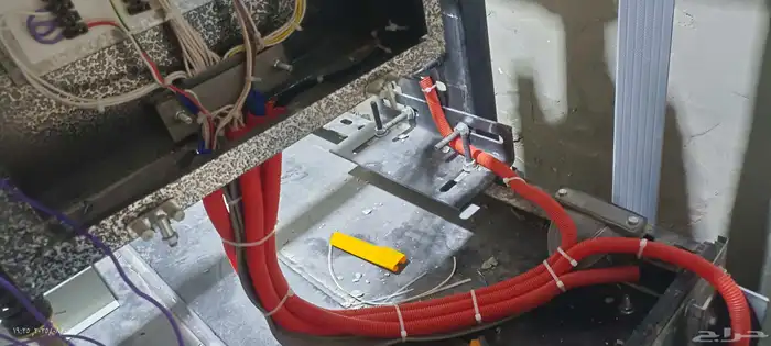 فني مصاعد -صيانة واعطال _ تركيب -تحديث _تجديد واحلال 9