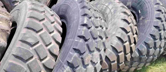 كفرات مستعمل نضيف مقاس 1400  20 1