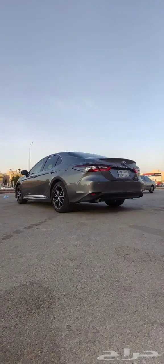 تويوتا كامري 2024 GLE هايبرد 4