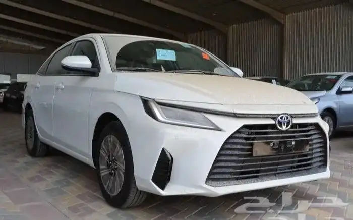 تويوتا يارس فل كامل YX ابيض موديل 2026 1