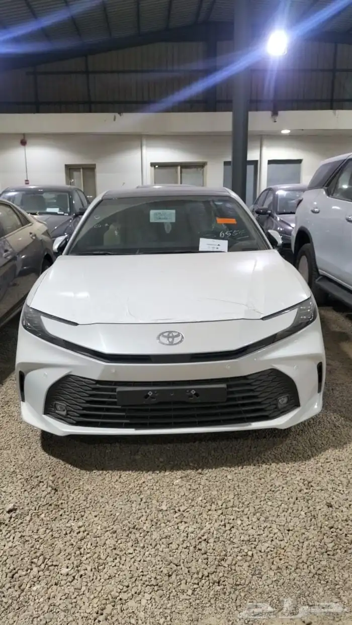 تويوتا كامري le هايبرد 2025 3