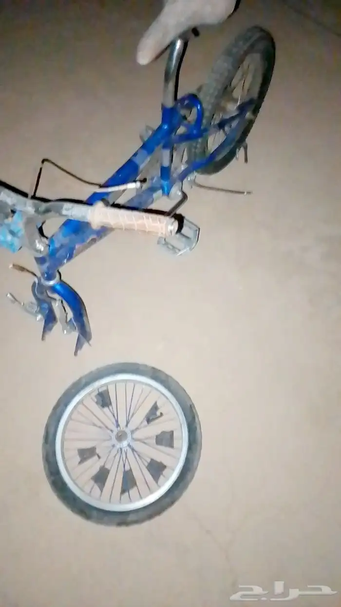 سيكل الكفر الي ورا منقطع والي قدام فيه بس مافيها حديده السوم 0