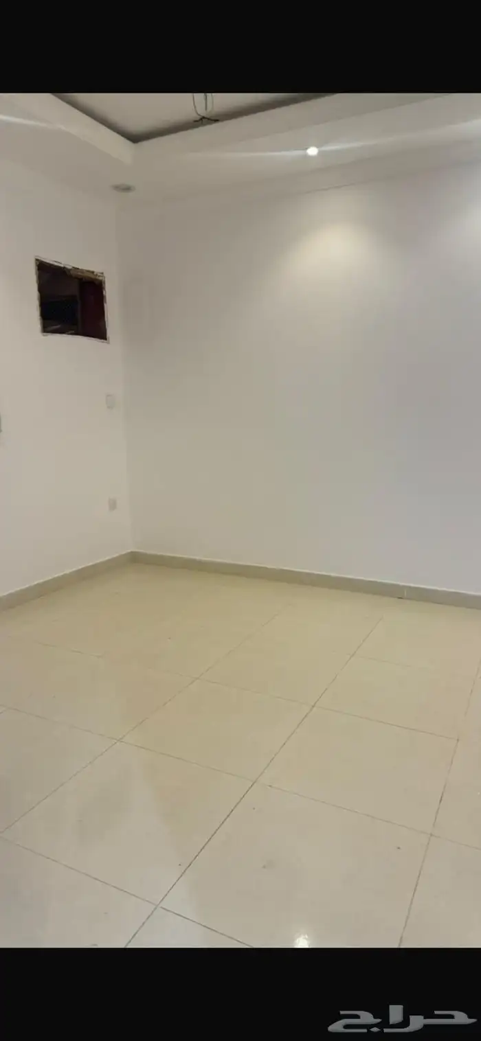 شقه خمس غرف للايجار حي الصالحيه 2