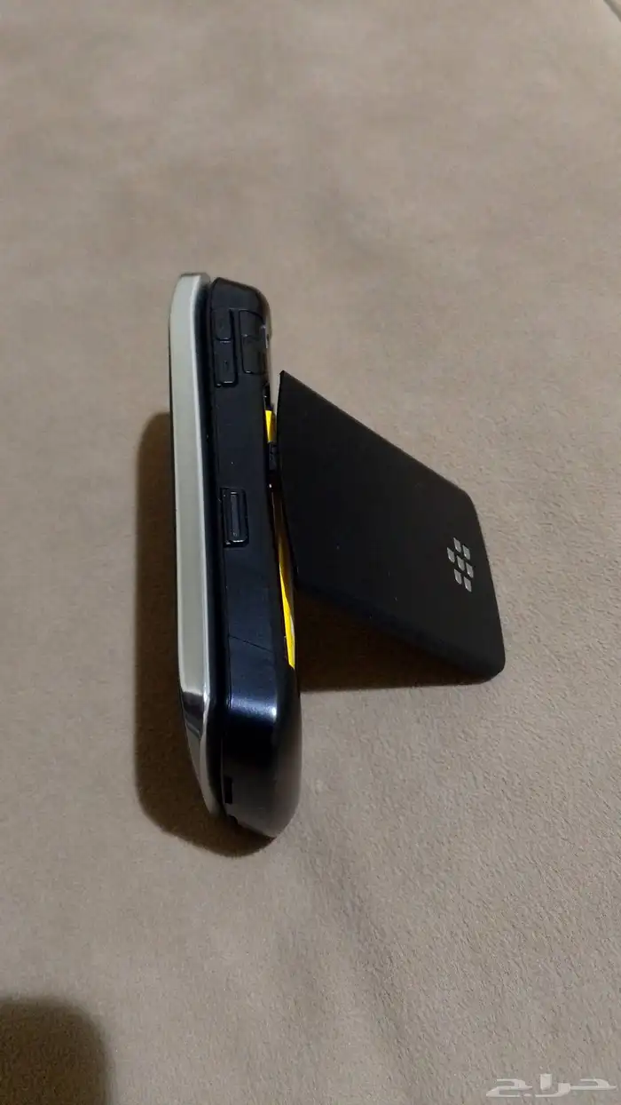 جوال بلاك بيري بحالة ممتازة 13