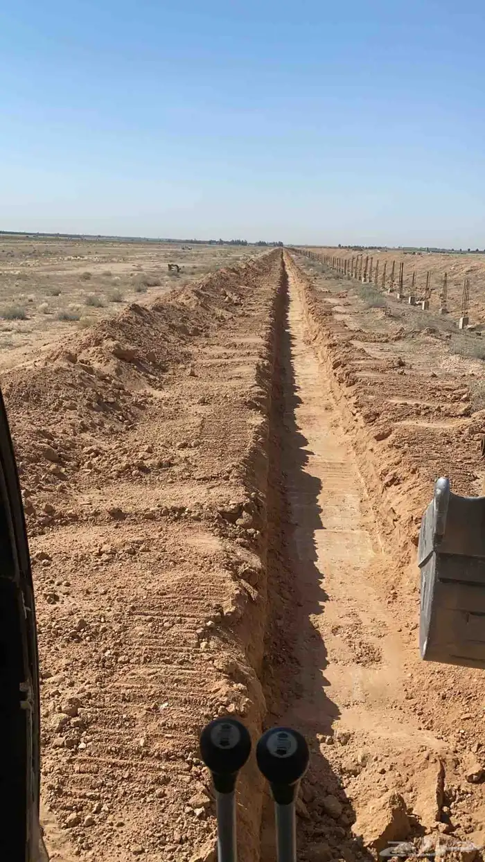 لحفر الخزانات ونخيل وتسوية الأرضية وترحيل المختلفة وللهدم با 6