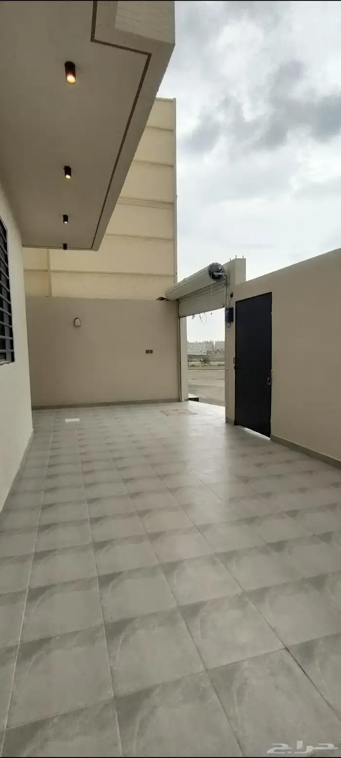 للبيع شقق ارضية وعلويه حوش واسع بايكة سيارة تشطيبات فاخره 5