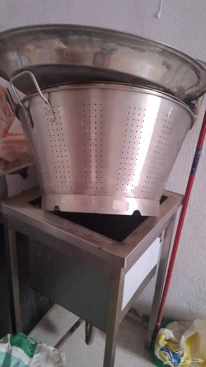 عده مطعم. الغداء شوايات وظغاطات وشول 5