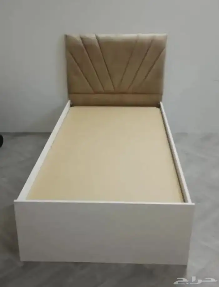 يوجد لدينا جميع انواع السرير للتوصل 4