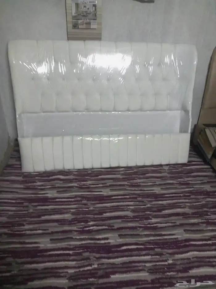 كنبات وستائر وبكسات نوم. المظيلف 1