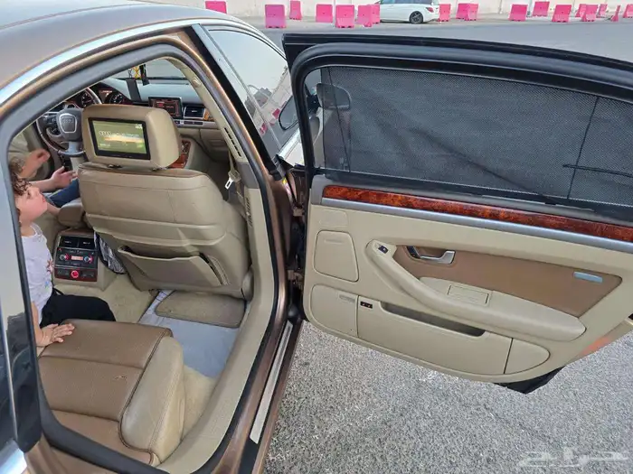 أودي A8L نظيفة جدا مخزنة مميزة مواصفات خاصة 9