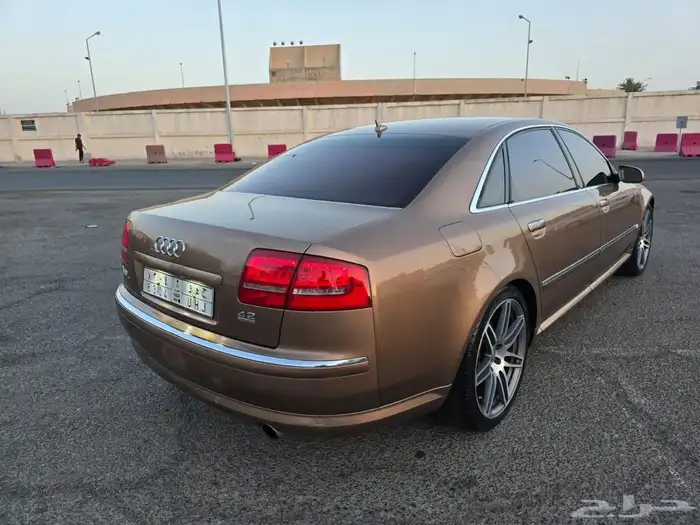 أودي A8L نظيفة جدا مخزنة مميزة مواصفات خاصة 5