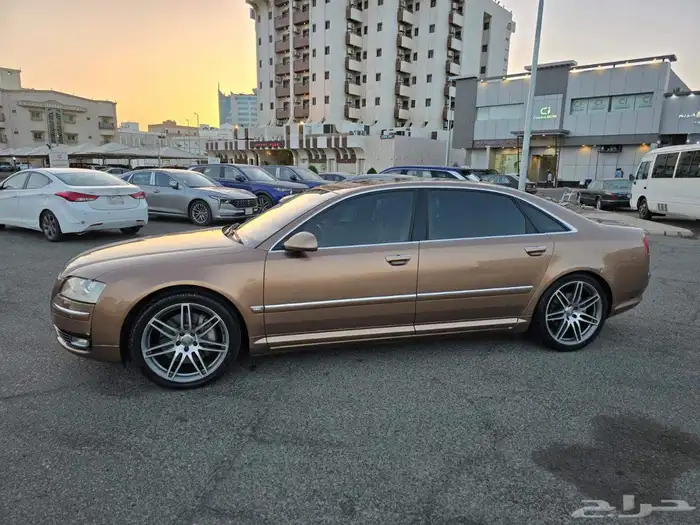 أودي A8L نظيفة جدا مخزنة مميزة مواصفات خاصة 0